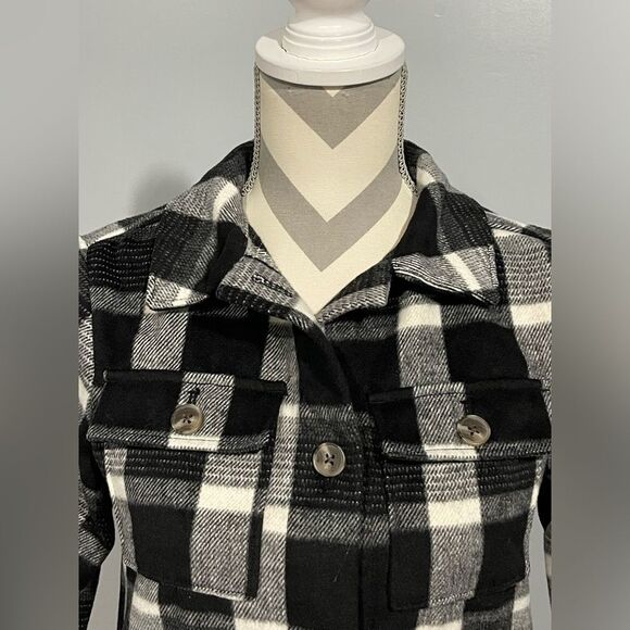 Old Navy plaid shirt - Picture 2 of 9